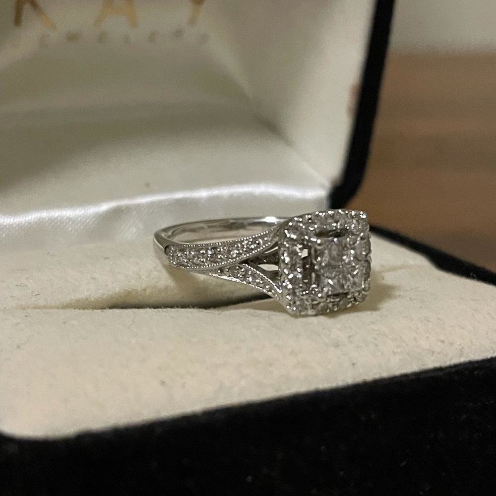 Kay Jeweler 3/4 Diamond Ring White Gold. Ring size: 4.75.